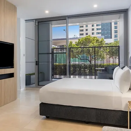 Meriton Suites Broadbeach Gold Coast Exterior photo A bedroom at the hotel