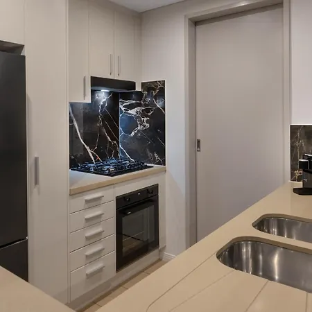 Meriton Suites Broadbeach Gold Coast Exterior photo A kitchen in a modern apartment