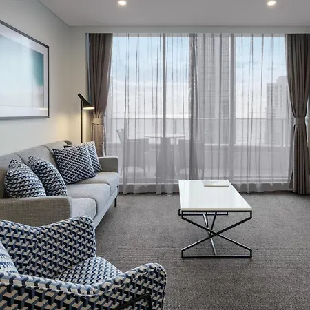 Meriton Suites Broadbeach Gold Coast Exterior photo