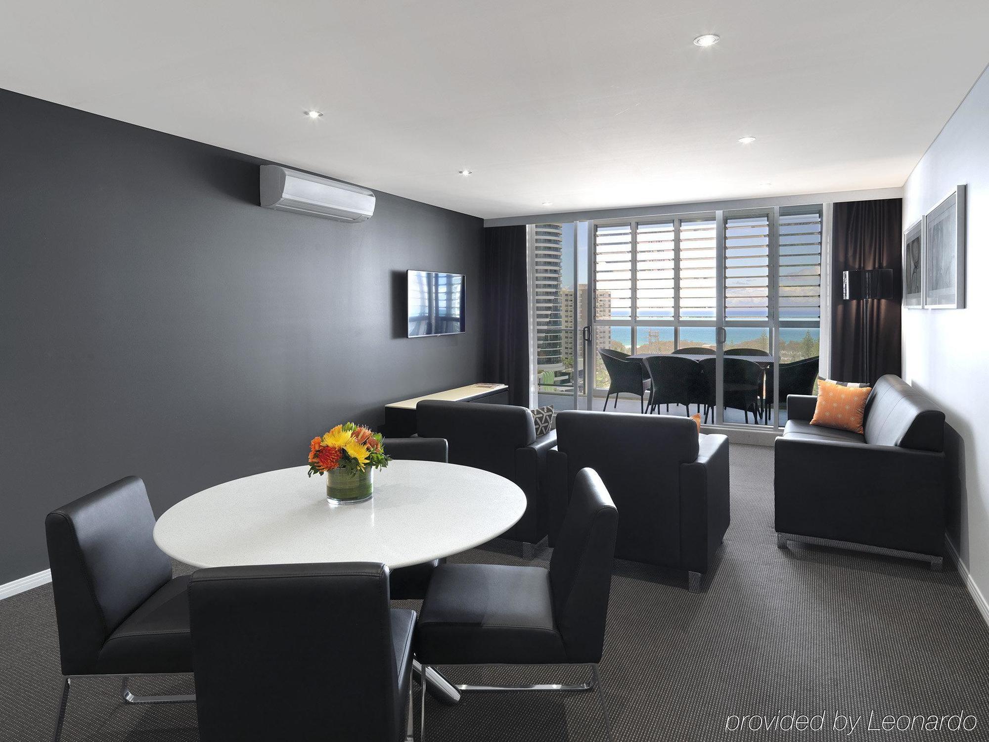 Meriton Broadbeach Hotel